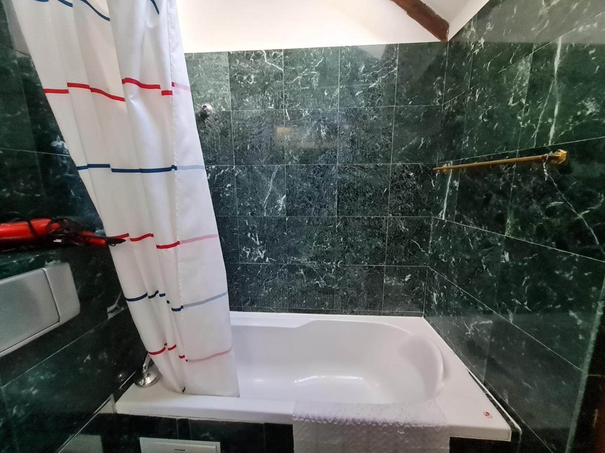 Magic Central Attic Apartment Praga Esterno foto